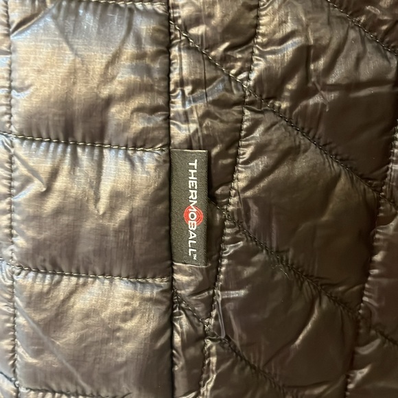The North Face Thermoball black vest, size M, NWOT. - Picture 6 of 8
